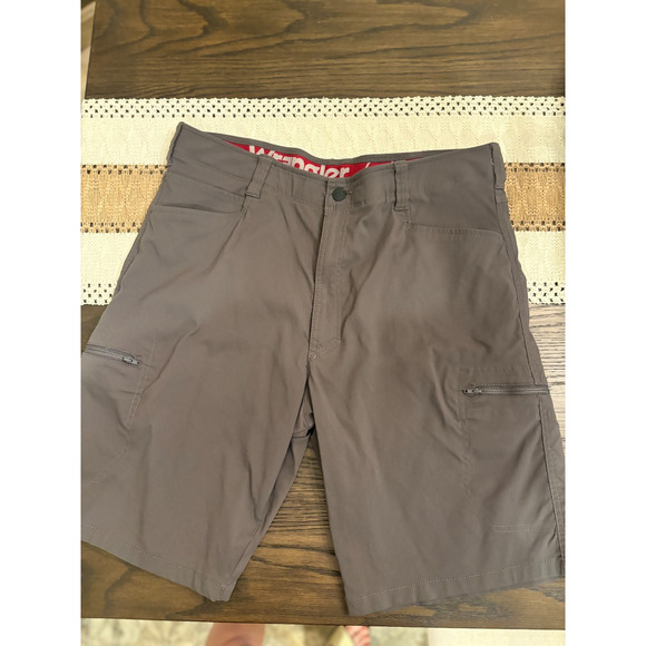 Wrangler Men's Gray Performance Hybrid Stretch Shorts Size 38 - Picture 1 of 3